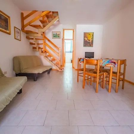 Apartman Agenzia Vear - Angela