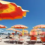 Agenzia Vear - Angela * Lido delle Nazioni